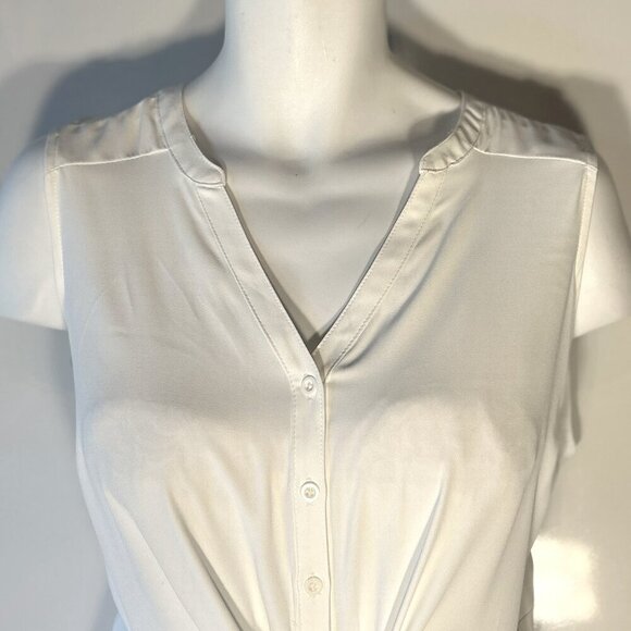 Torrid 0 SZ12 White Silky Button Front Tie Top Wardrobe Staple Minimalist Office - Picture 4 of 8